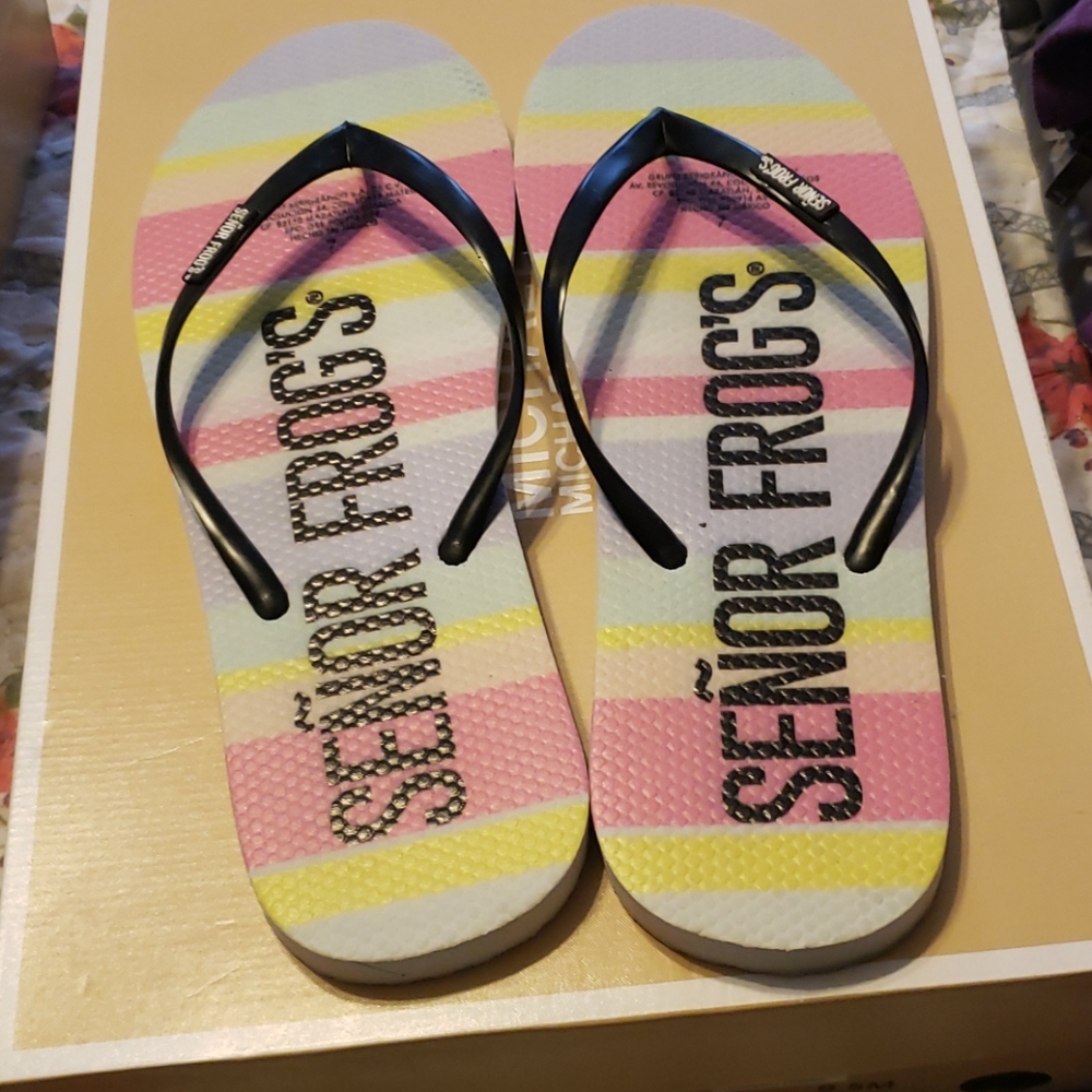 Sandals - Picture 2 of 3